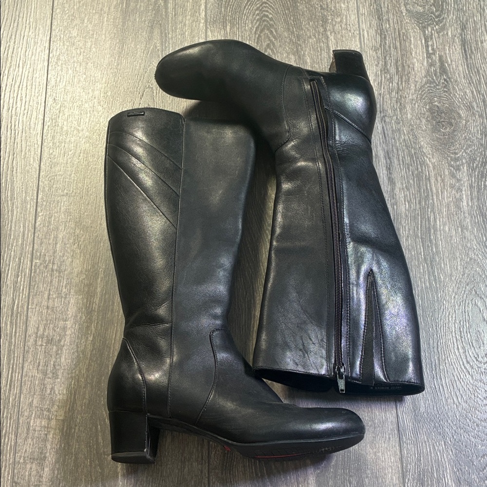 Rockport Black Leather Boots with Red Accent Womens Size 7